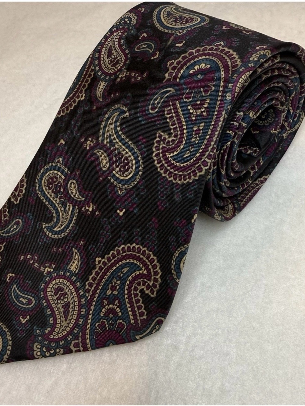 Eagle shirt makers Classic Paisley Silk Tie in Black and Burgundy